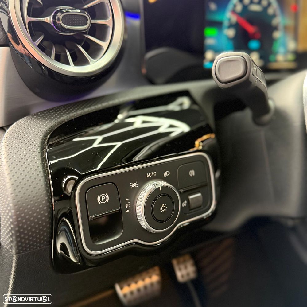 Mercedes-Benz A 250 Limousine e 8G-DCT AMG Line - 18