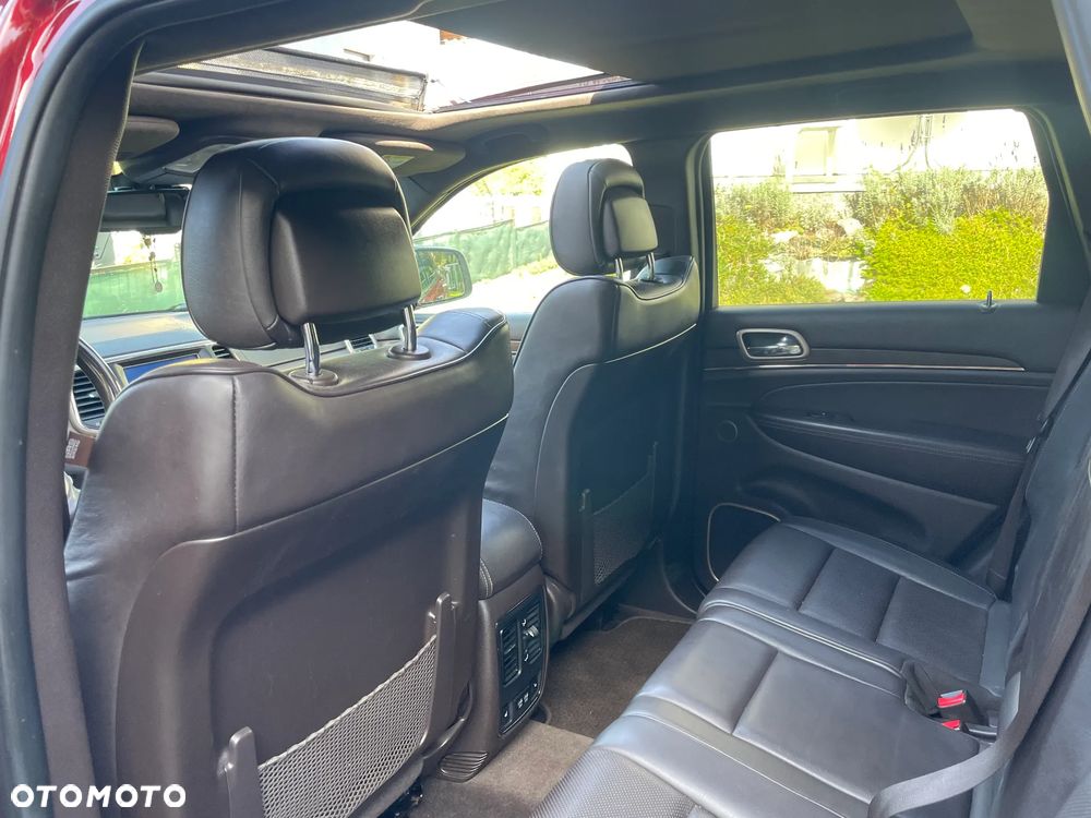 Jeep Grand Cherokee - 16