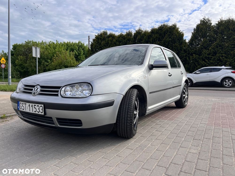 Volkswagen Golf - 2