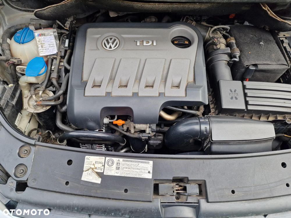 Volkswagen Touran 2.0 TDI DPF Highline DSG - 16
