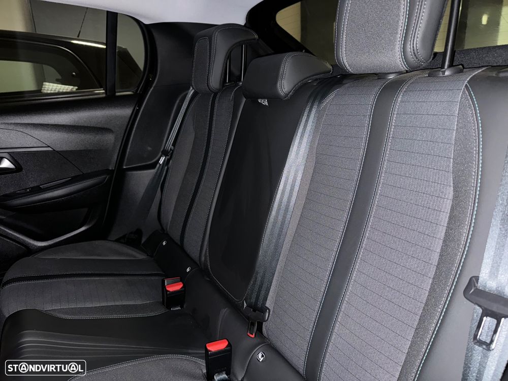 Peugeot 208 1.2 PureTech Allure EAT8 - 12