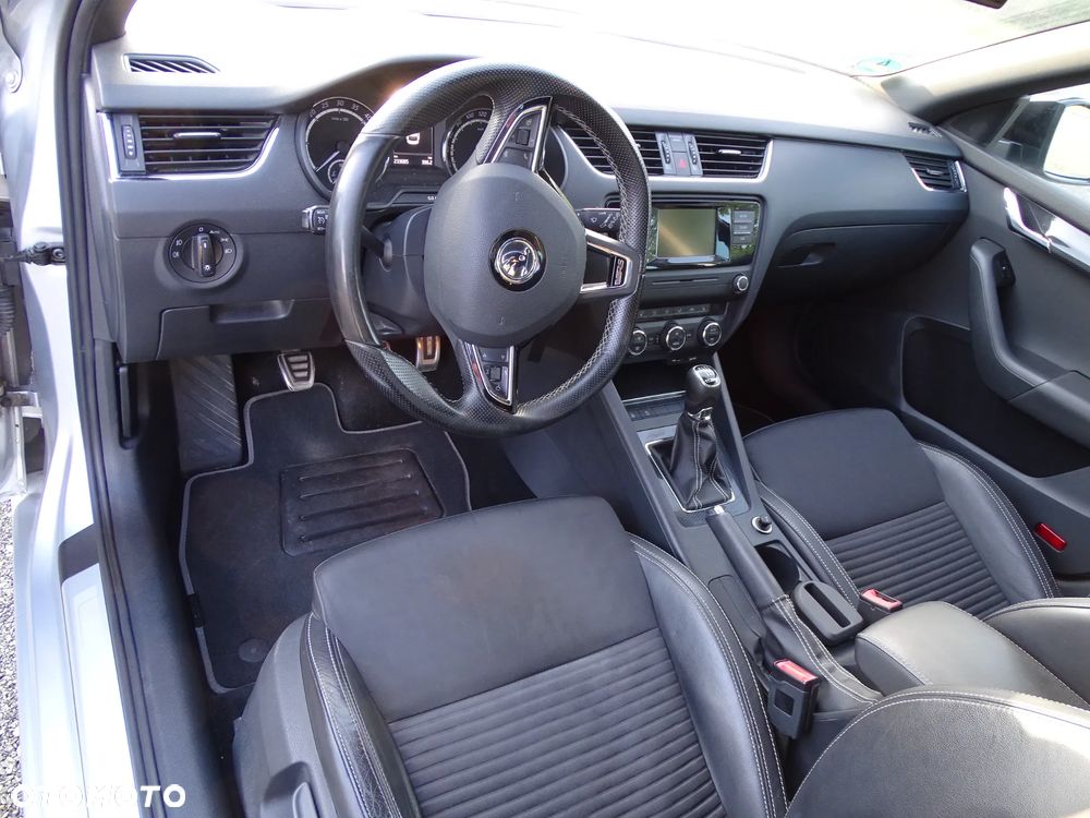 Skoda Octavia 2.0 TDI RS - 26