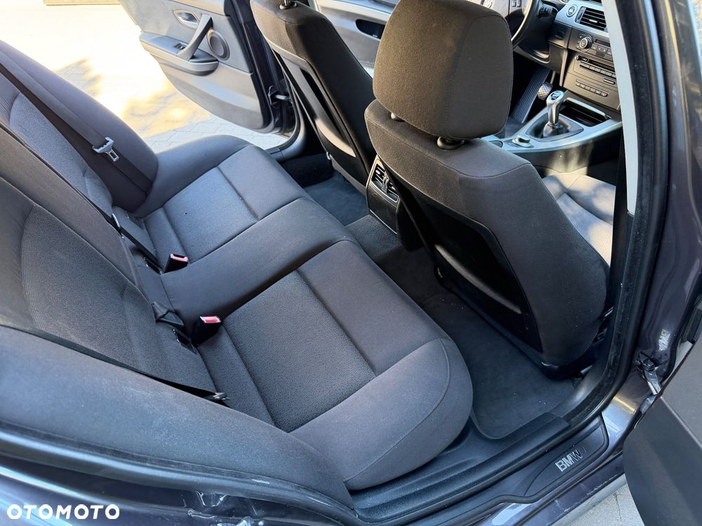 BMW Seria 3 318d DPF Edition Exclusive - 8
