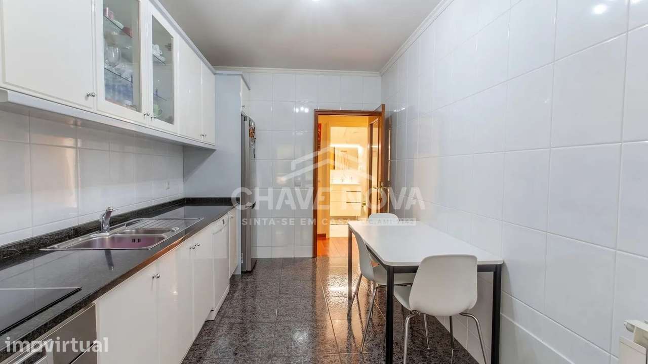 O Apartamento T1+1 Coimbrões, com garagem Box-SD/04735/MH - Grande imagem: 4/17