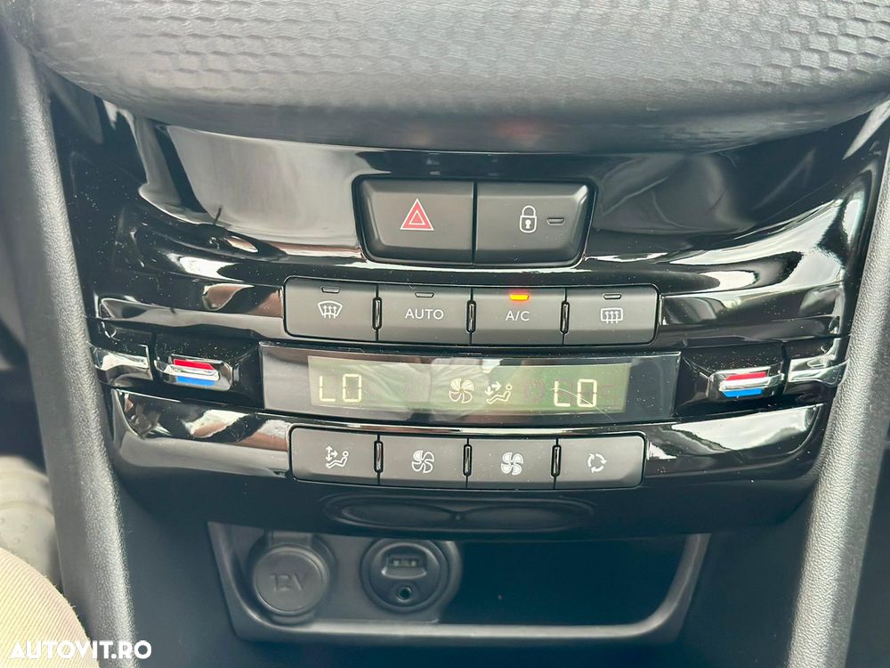 Peugeot 2008 - 23