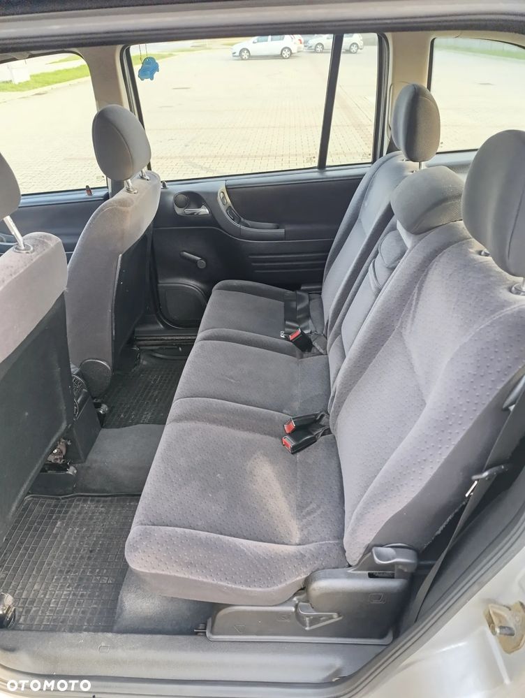 Opel Zafira 2.0 DTI - 11