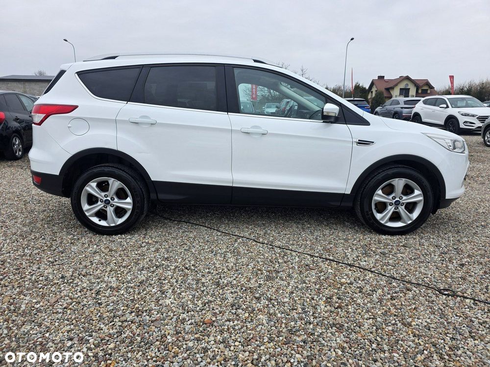 Ford Kuga 2.0 TDCi 2x4 Titanium - 10