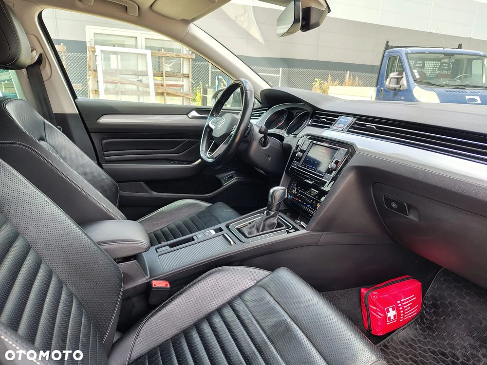 Volkswagen Passat 2.0 TSI Business DSG - 23