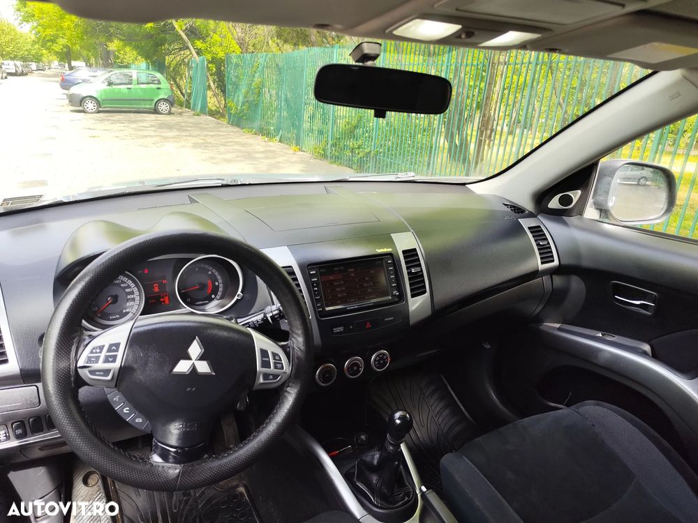 Mitsubishi Outlander 2.0 DI-D Instyle+ - 4