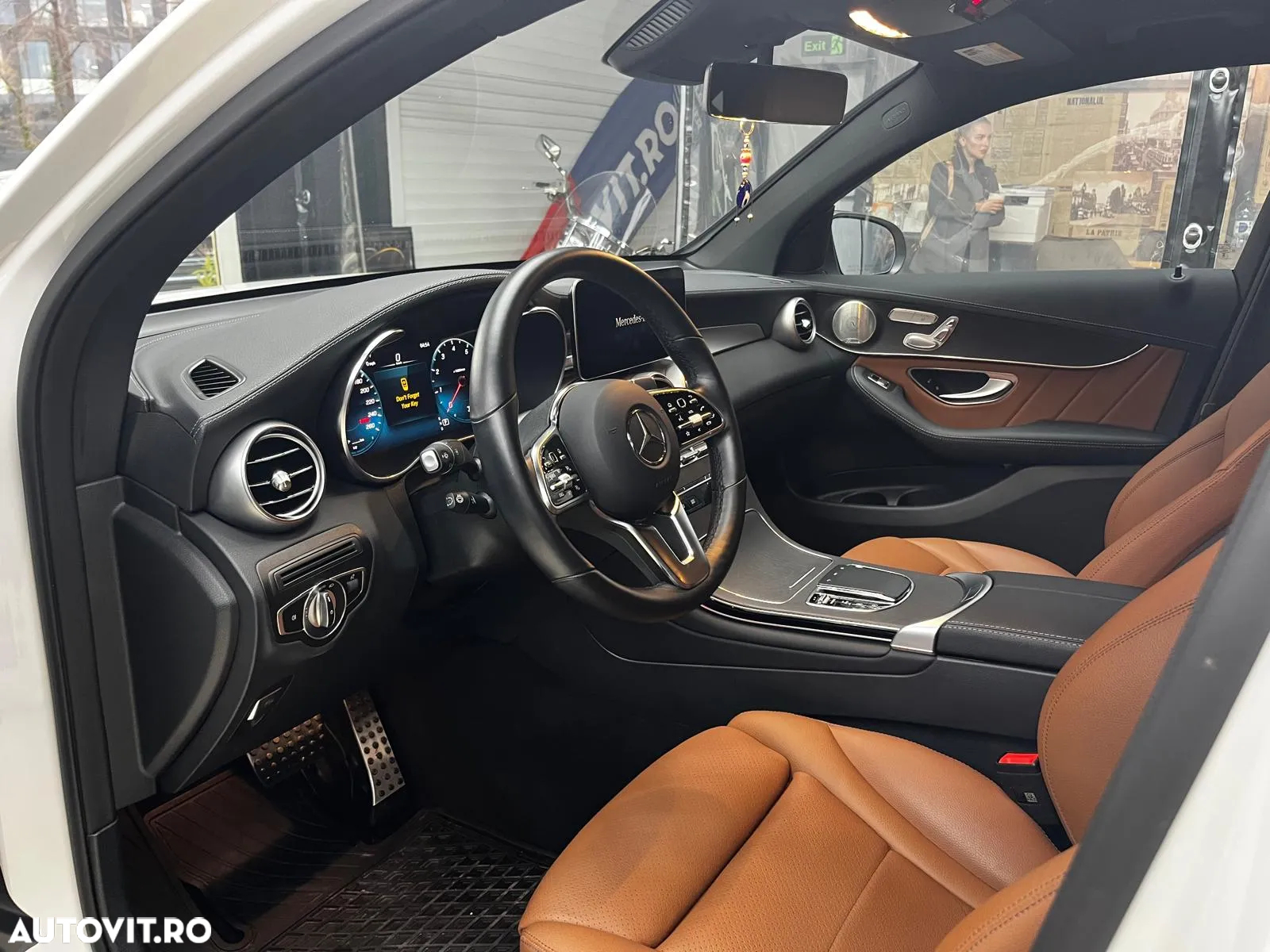Mercedes-Benz GLC Coupe 300 4Matic 9G-TRONIC AMG Line - 20