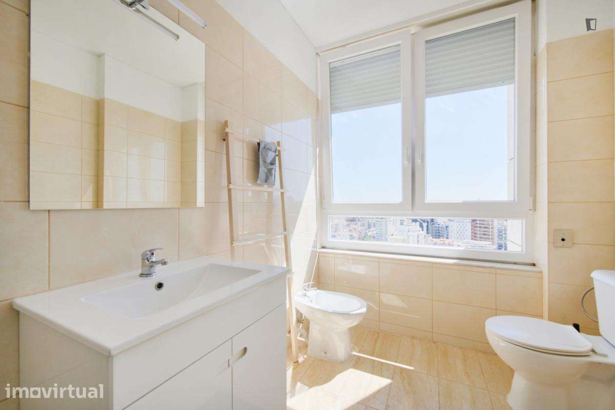 Quarto - localizado em Picoas Lisbon - Grande imagem: 3/60