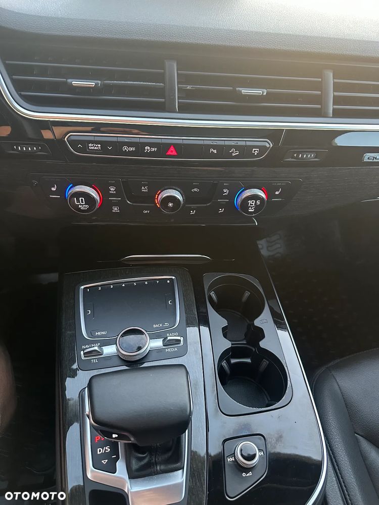 Audi Q7 3.0 TFSI Quattro Tiptronic - 23