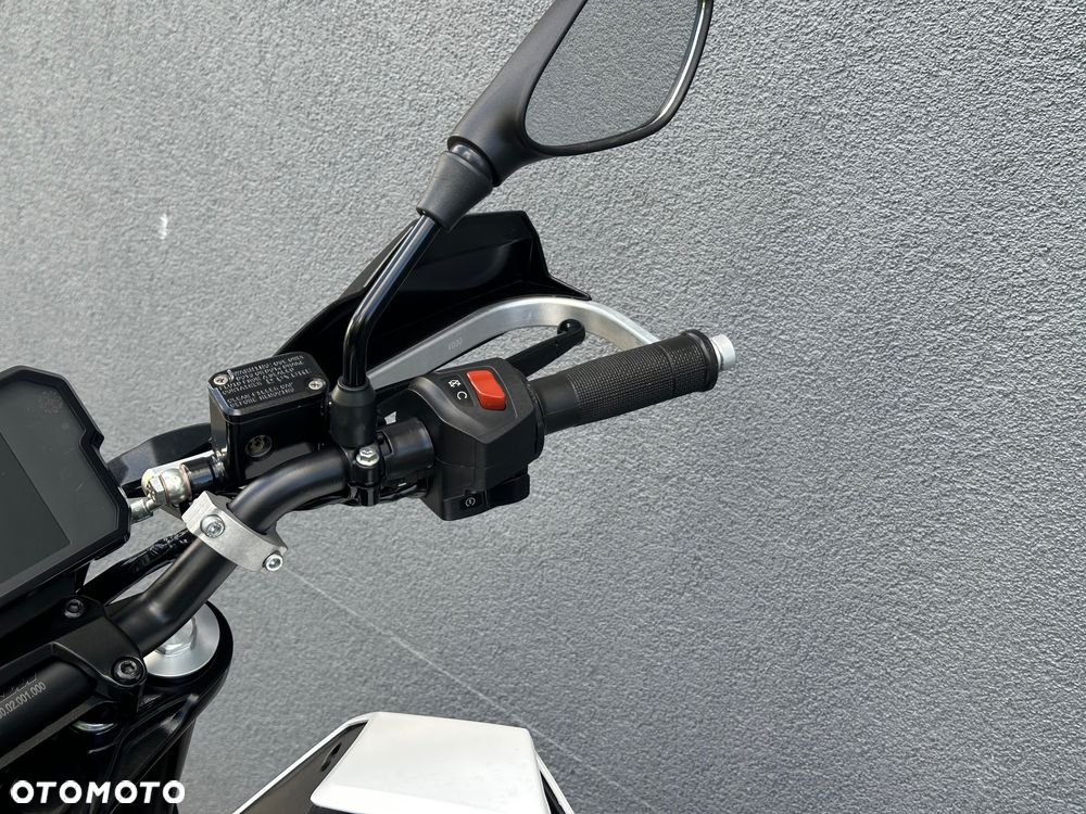KTM Duke 125 - 19