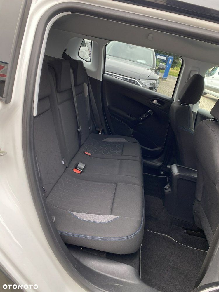 Peugeot 2008 1.5 BlueHDi Signature - 16