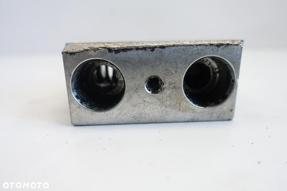 BMW F10 535 3.0 i TERMOSTAT OLEJU 7592723 oryginał - 8