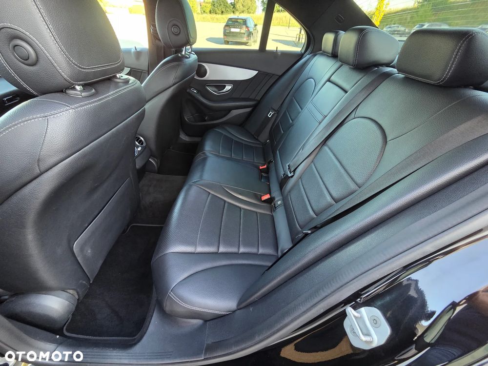 Mercedes-Benz Klasa C 300 BlueTEC Hybrid 7G-TRONIC Edition 1 - 18