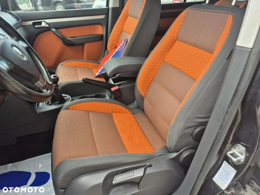Volkswagen Touran 1.4 TSI Cross - 26