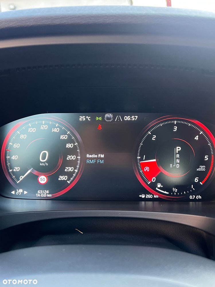 Volvo V90 D3 Geartronic Momentum Pro - 36