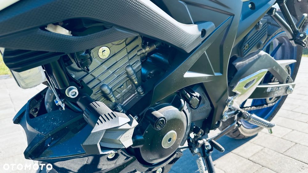 Suzuki GSX - 5
