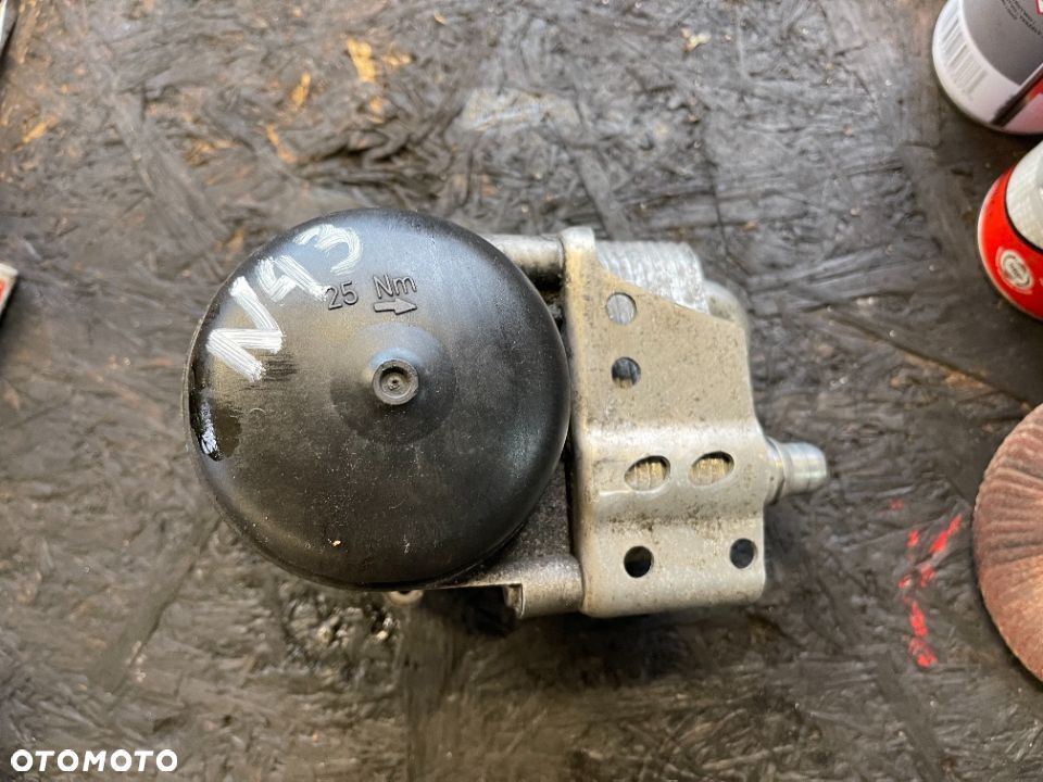 Podstawa filtra chłodnica oleju Bmw N43 Bmw e60 e65 e90 - 1