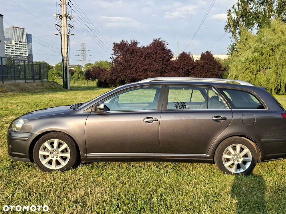 Toyota Avensis 1.8 VVT-i Sol - 5
