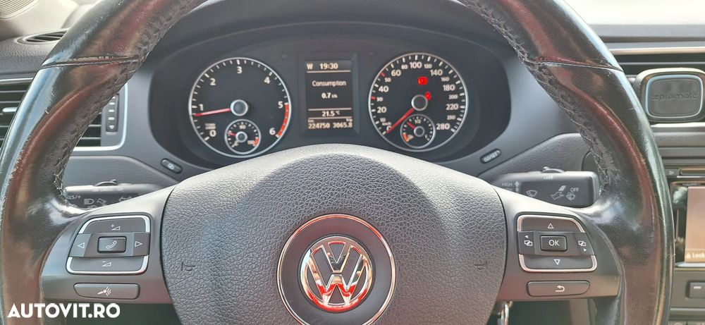 Volkswagen Jetta - 8