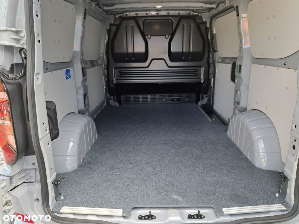 Volkswagen Transporter - 12
