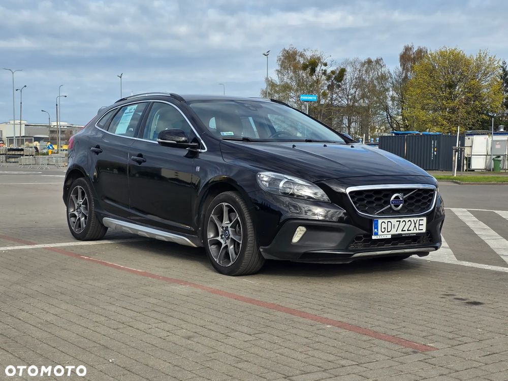 Volvo V40 Cross Country T3 Drive-E Ocean Race - 1