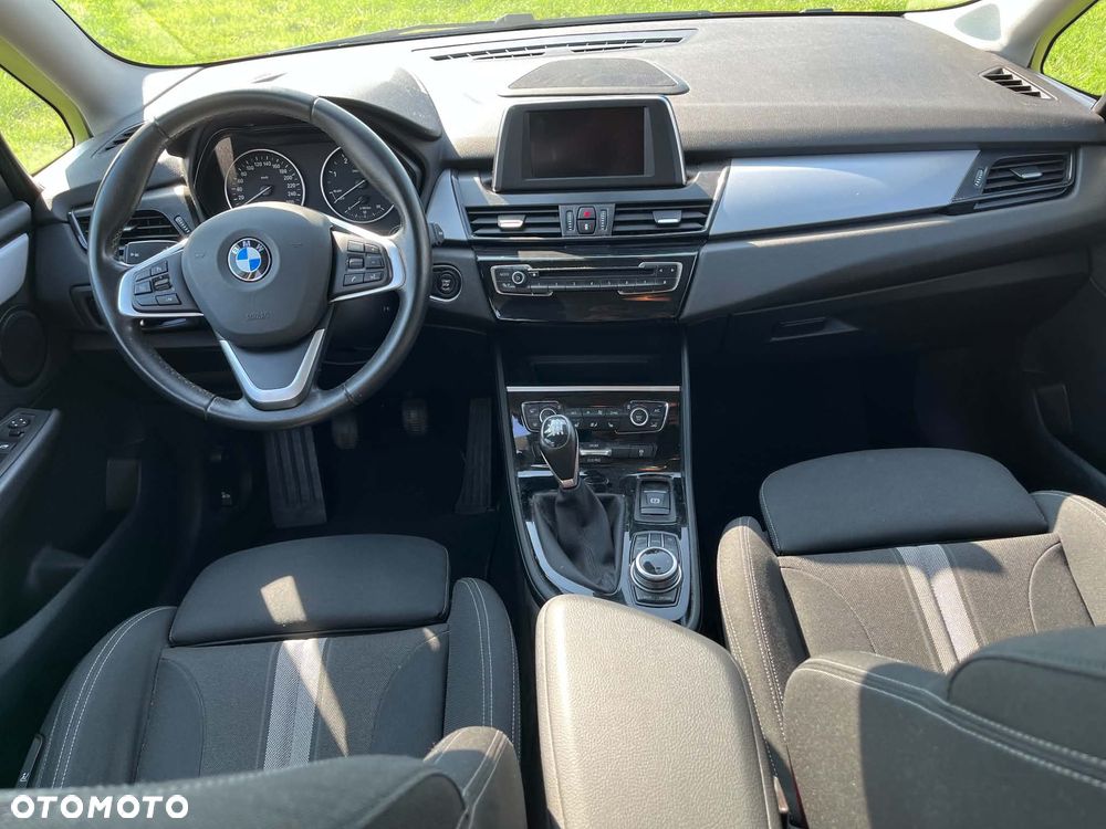 BMW Seria 2 218d GT - 11
