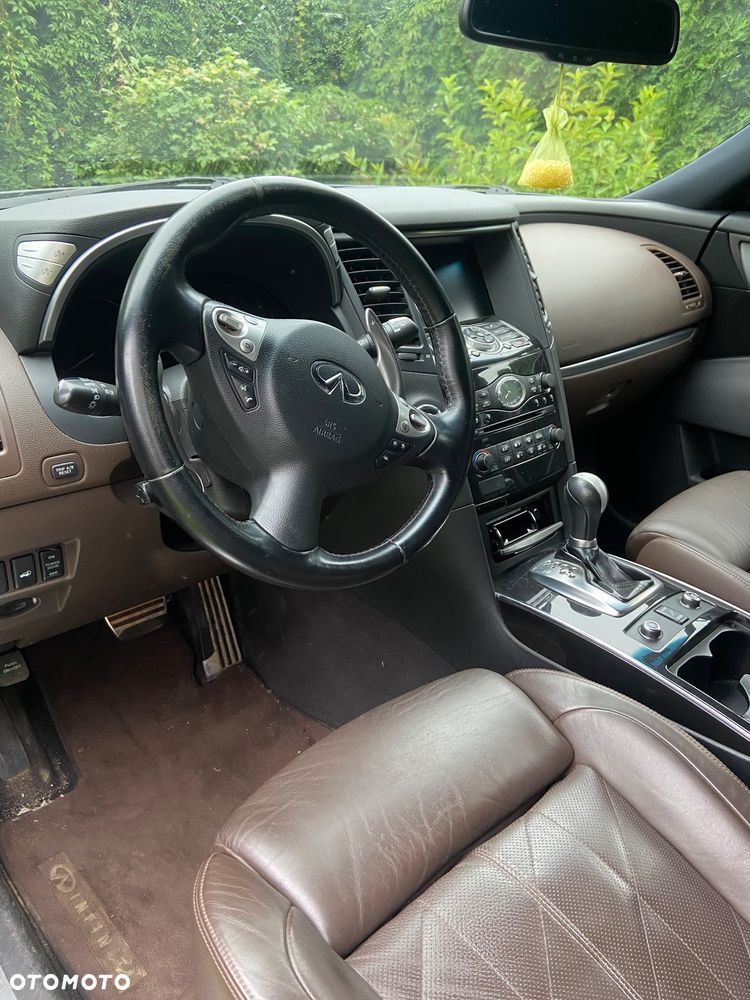 Infiniti FX FX30d S - 9