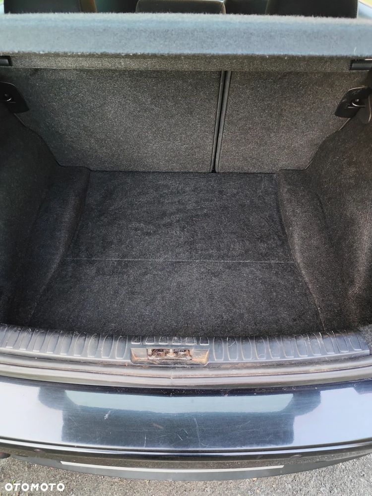 BMW Seria 1 118d DPF - 13