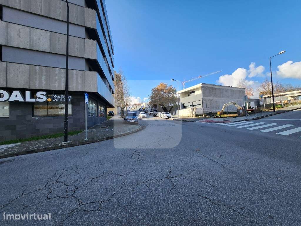 Lote em Vila Real com Projeto Aprovado para Moradia T4 - Grande imagem: 4/9