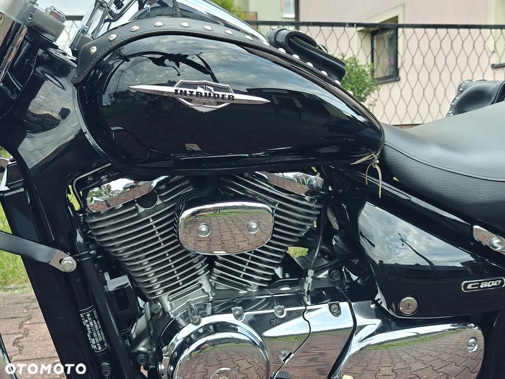 Suzuki Intruder - 29