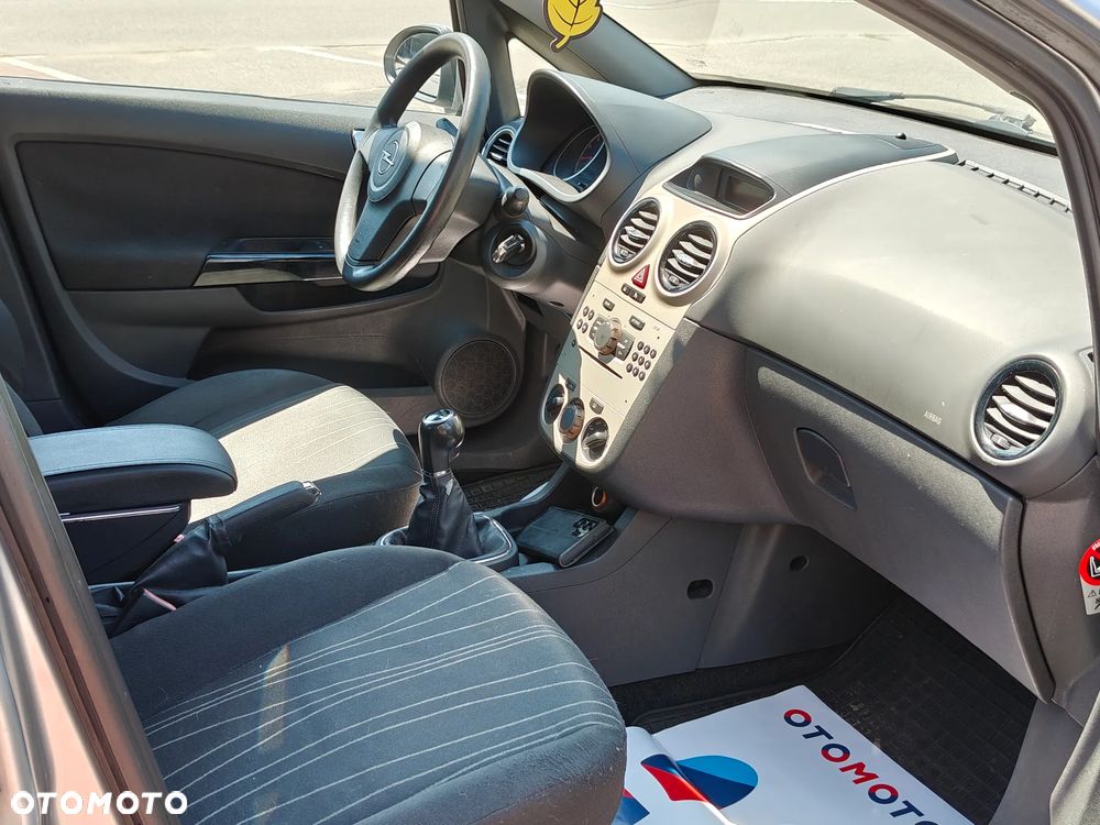 Opel Corsa 1.2 16V Cosmo - 19