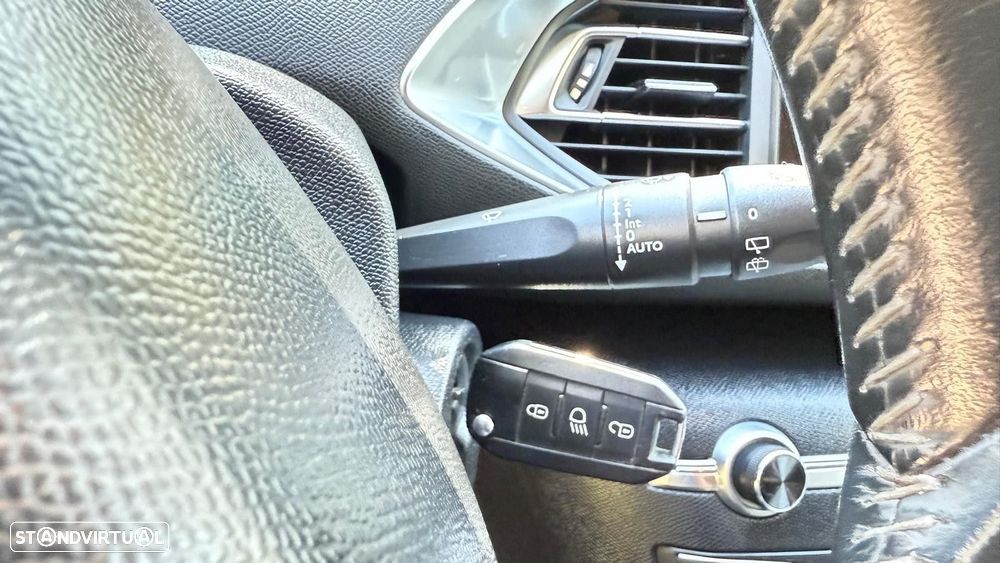 Peugeot 308 SW 1.6 BlueHDi Active - 26