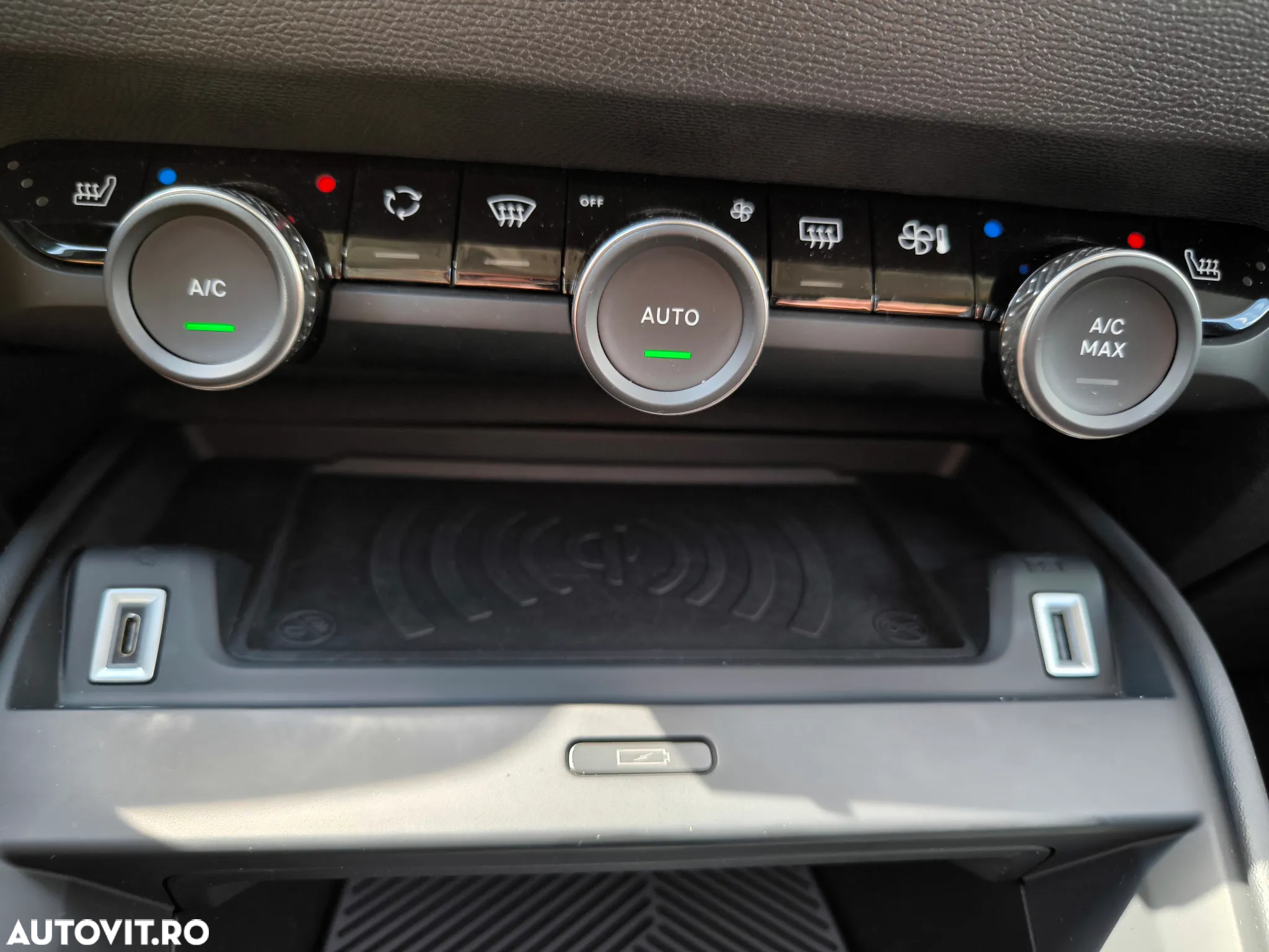 Citroën C4 BlueHDi 130 Stop&Start EAT8 SHINE - 28