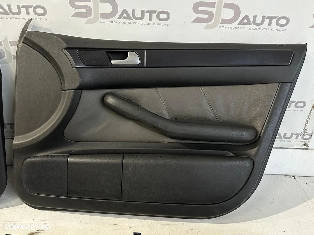 Farda / Quartela Frente Direita - Audi A6 (C5) Allroad (2004) - 1