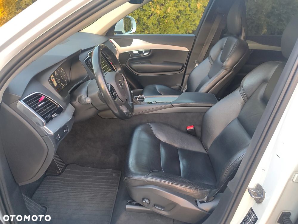 Volvo XC 90 B5 D AWD Geartronic Momentum - 25