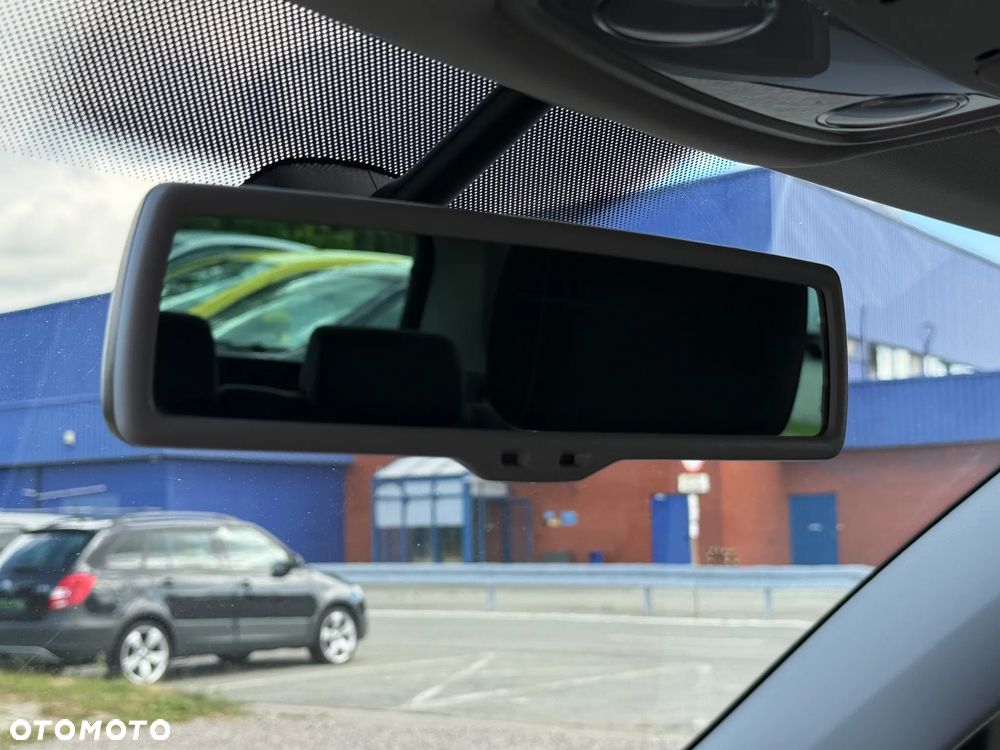 Volkswagen Tiguan - 29