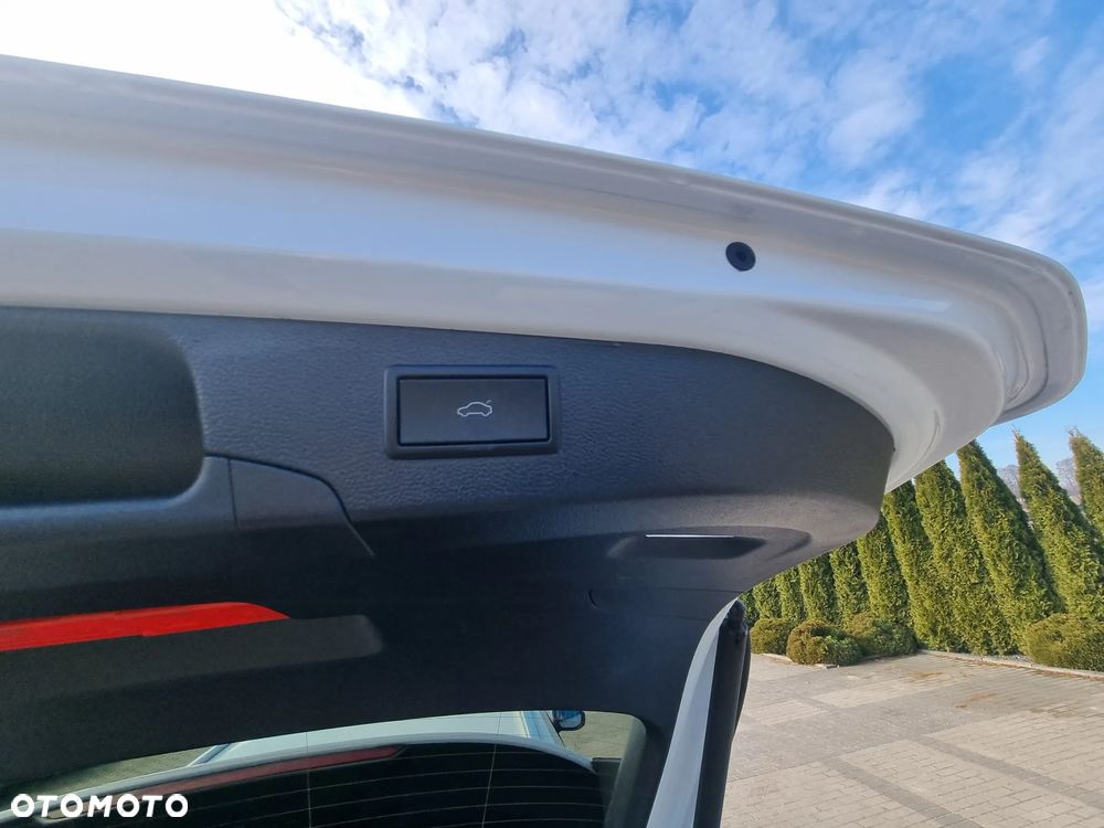 Volkswagen Passat Variant 1.5 TSI OPF DSG Business - 16