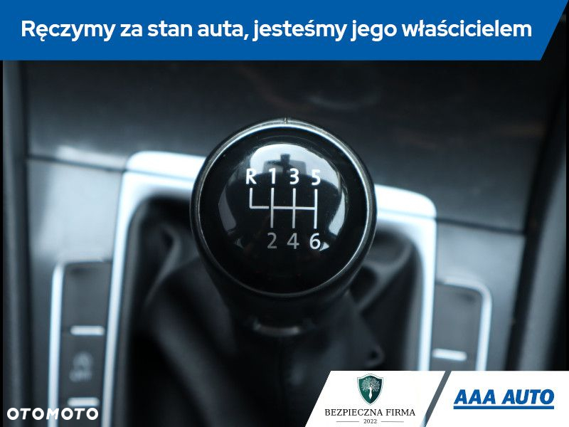 Volkswagen Golf - 16