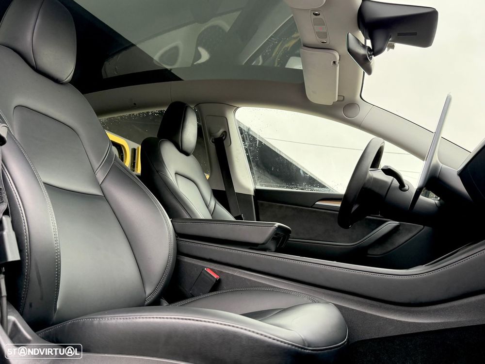 Tesla Model Y Performance Dual Motor AWD - 14
