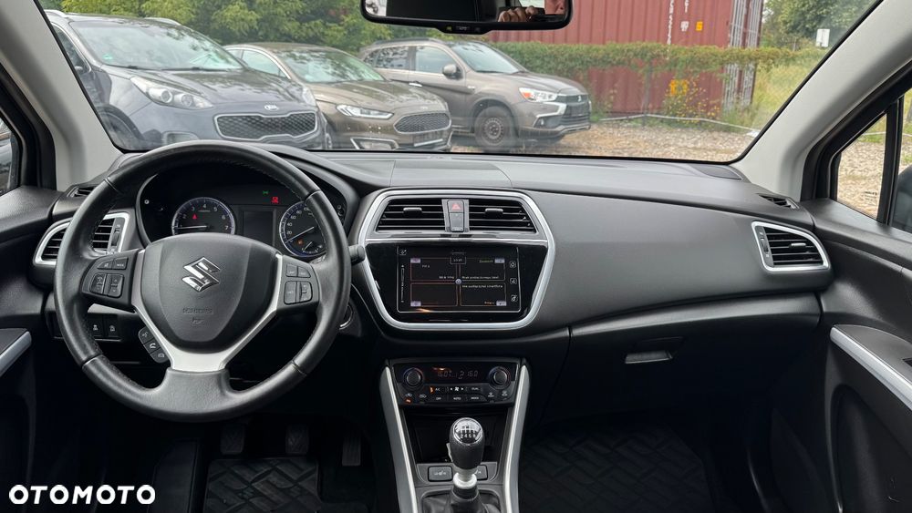 Suzuki SX4 S-Cross 1.4 T Premium - 34
