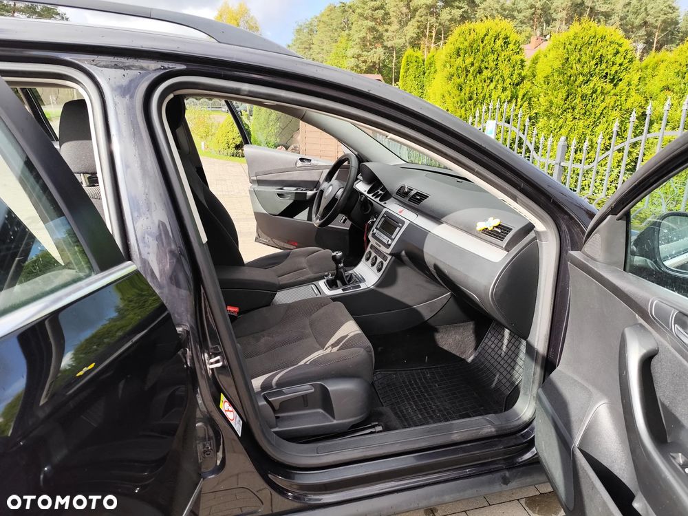 Volkswagen Passat - 25