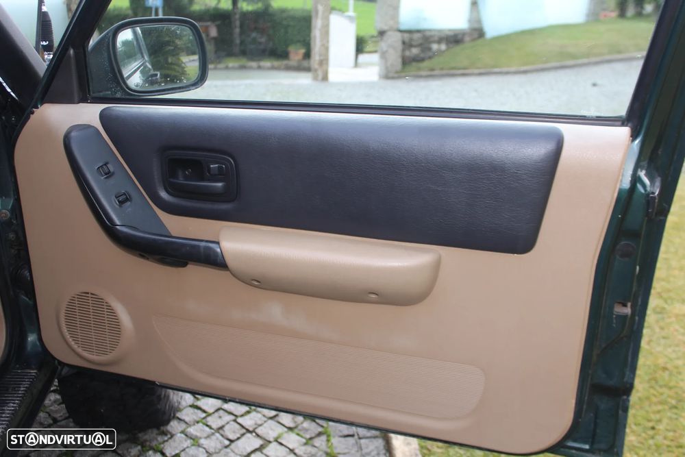 Jeep Cherokee 2.5 TD Sport - 23