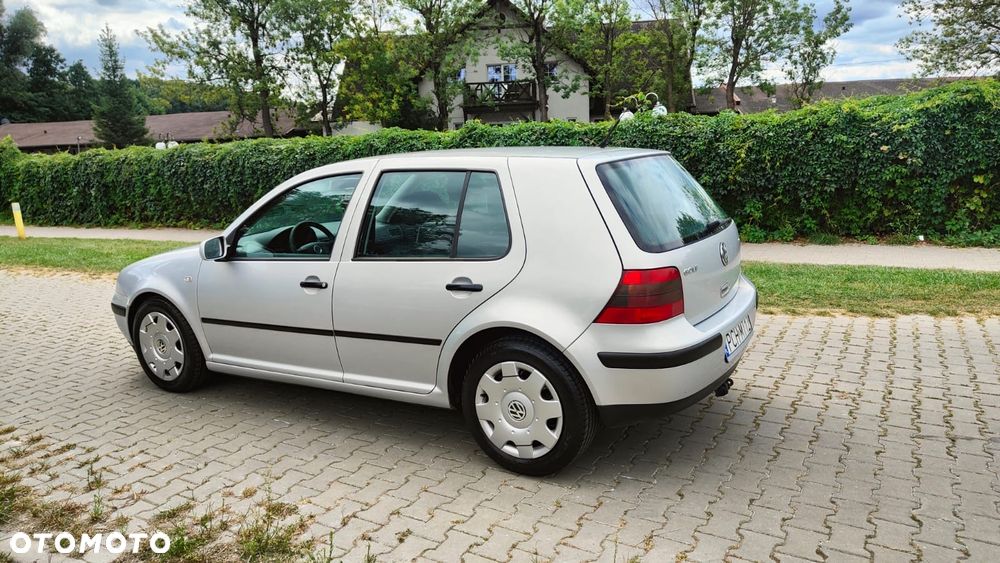 Volkswagen Golf - 3