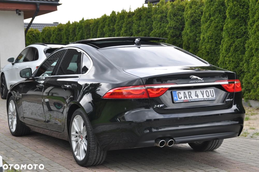Jaguar XF 20d R-Sport - 9