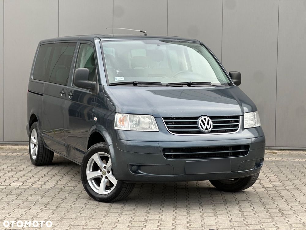 Volkswagen Caravelle - 10