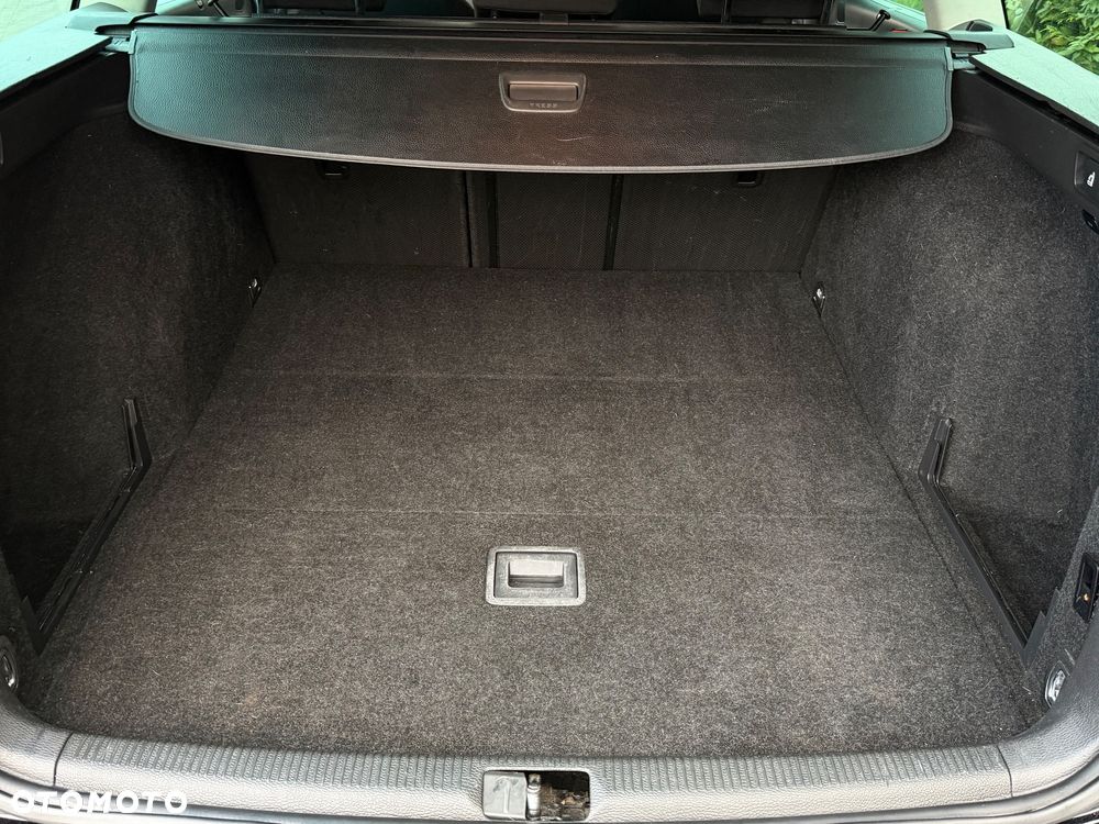 Volkswagen Passat 2.0 TDI Comfortline - 24