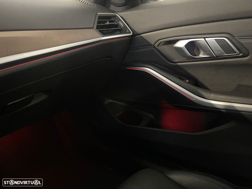 BMW 330 e Pack M Auto - 31
